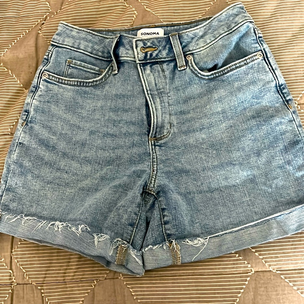 SONOMA HIGH WAISTED DENIM SHORTS (size 6)